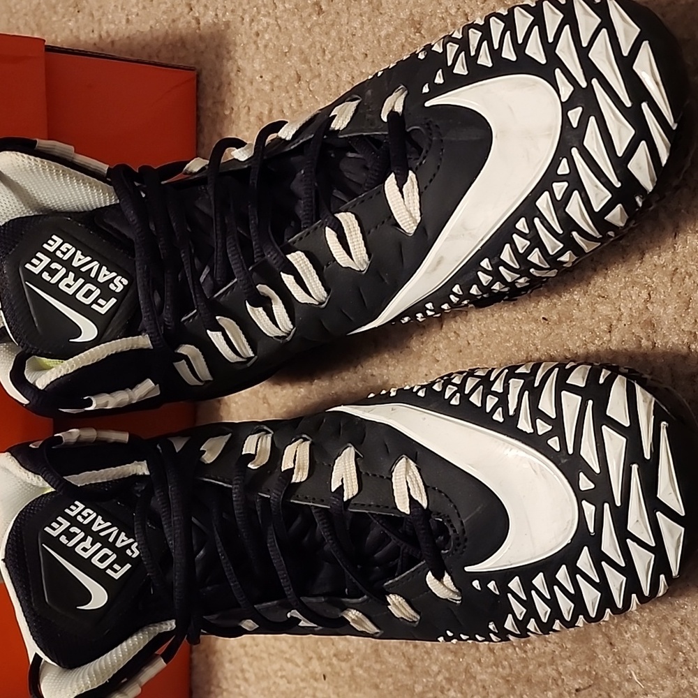 NIKE FORCE SAVAGE 880144-012-SZ 11.5 US FOOTBALL CLEATS - With Box